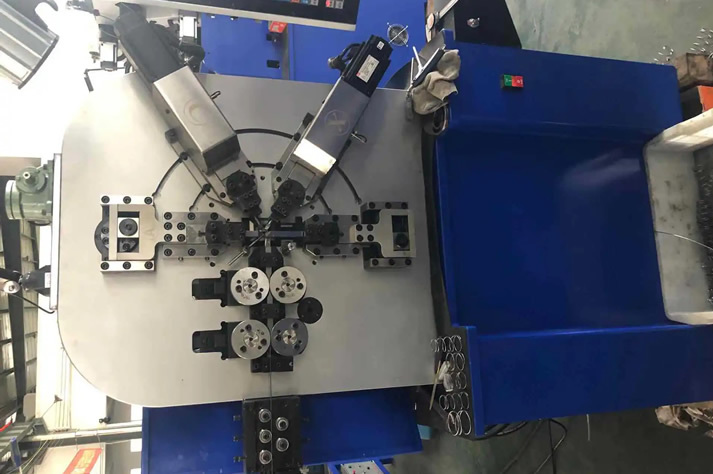 生産S型(xíng)彈簧蛇簧不妨看(kàn)看自動蛇形彈簧(huang)機系列 生産(chan)S型彈簧蛇簧不妨(fáng)看看自動蛇形彈(dan)簧機系列